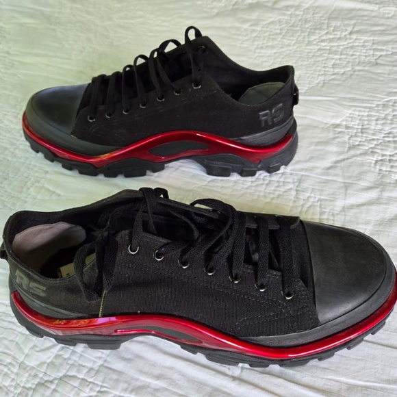 Black and Red Adidas New Runner x Raf Simons - Picture 1 of 6